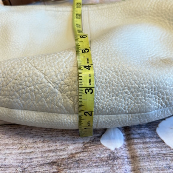 Coach • VTG • White/Tan Soho Hobo Shoulder Bag - Picture 12 of 14
